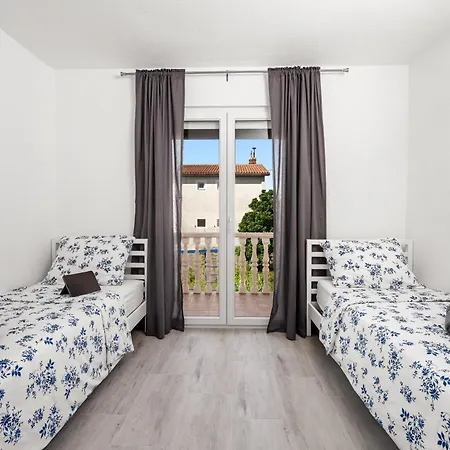 Casa vacanze Fortuna Fuer Bis Zu 9 Personen Und Mit Beheiztem Aussenpool *