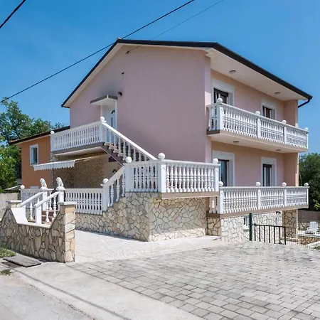 Holiday home Fortuna Fuer Bis Zu 9 Personen Und Mit Beheiztem Aussenpool *