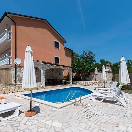 Fortuna Fuer Bis Zu 9 Personen Und Mit Beheiztem Aussenpool * Labin (Istria)