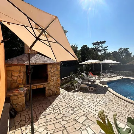 Fortuna Fuer Bis Zu 9 Personen Und Mit Beheiztem Aussenpool Labin (Istria)