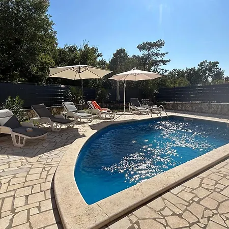 Fortuna Fuer Bis Zu 9 Personen Und Mit Beheiztem Aussenpool * Labin (Istria)