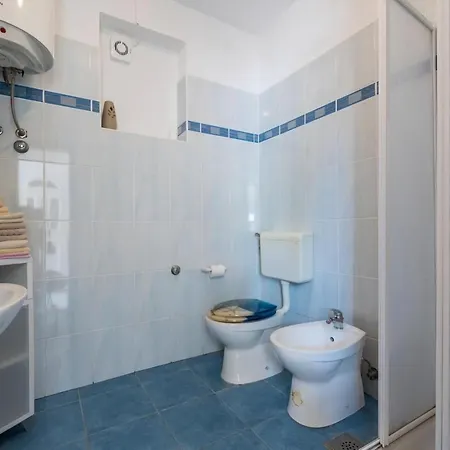 Fortuna Fuer Bis Zu 9 Personen Und Mit Beheiztem Aussenpool Holiday home