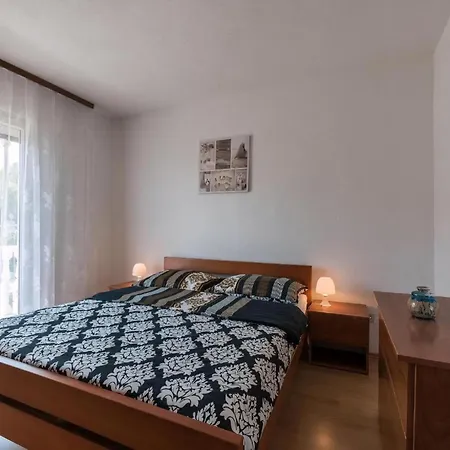 Fortuna Fuer Bis Zu 9 Personen Und Mit Beheiztem Aussenpool Labin (Istria)